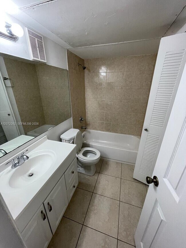Building Photo - 17515 NW 67th Ct