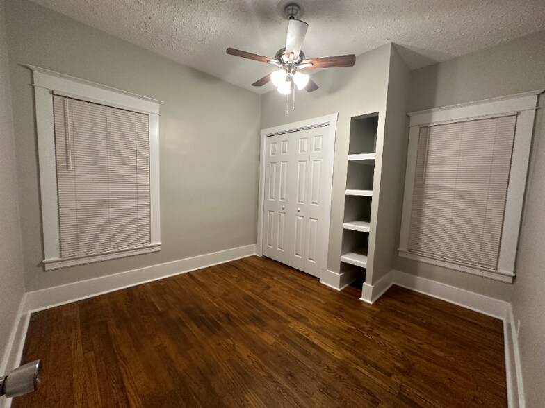 Building Photo - 813 Reading Rd