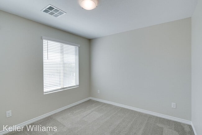 Building Photo - 3 br, 2.5 bath House - 932 Lotus Falls St