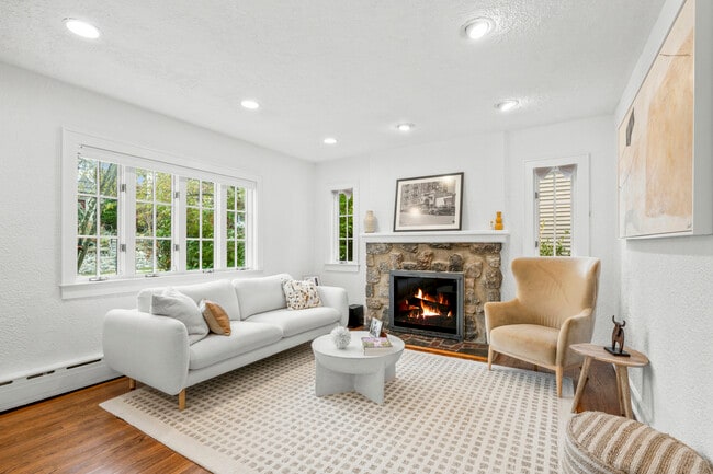 Building Photo - 39 Hillcrest Ave