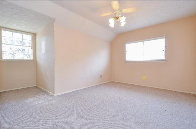 Building Photo - 3338 Walhalla Dr