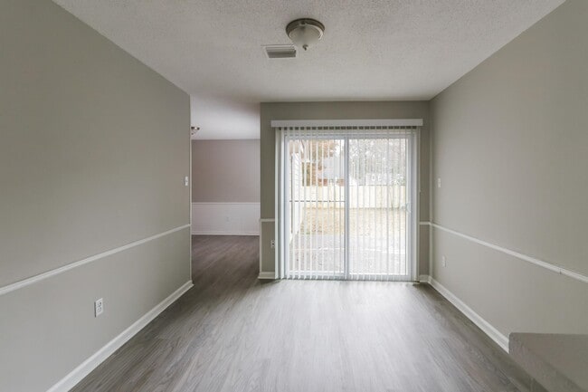 Building Photo - 4652 Benoit Dr