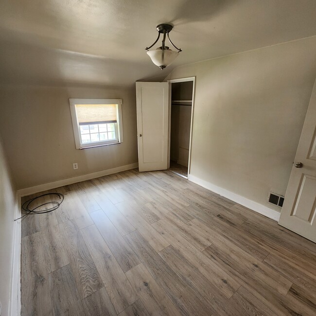 Building Photo - 1624 Bellaire Pl