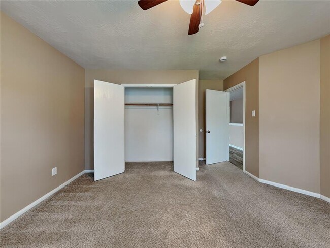 Building Photo - 6611 Dillon Dr