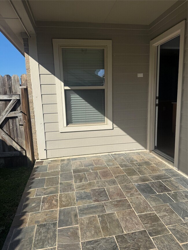 Building Photo - 10914 Overland Trail Dr