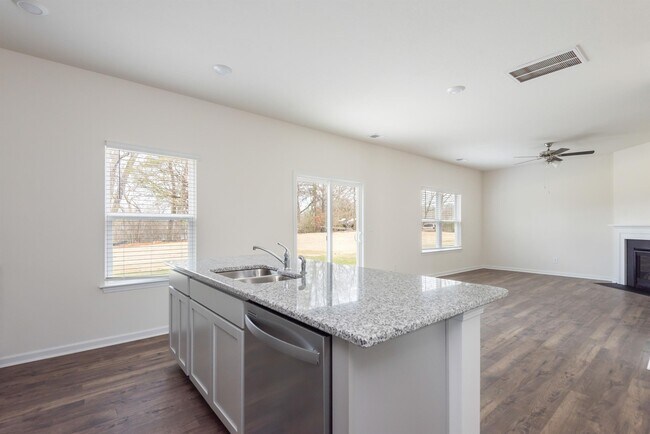 Building Photo - 4742 Willow Bluff Cir