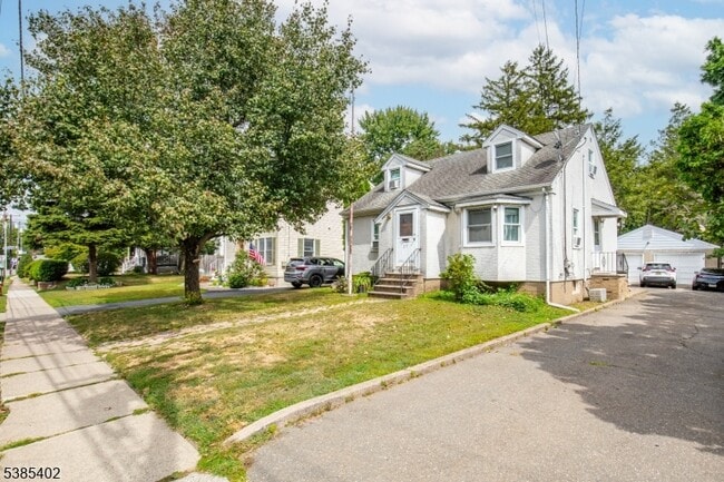 Building Photo - 27 Harrison Ave