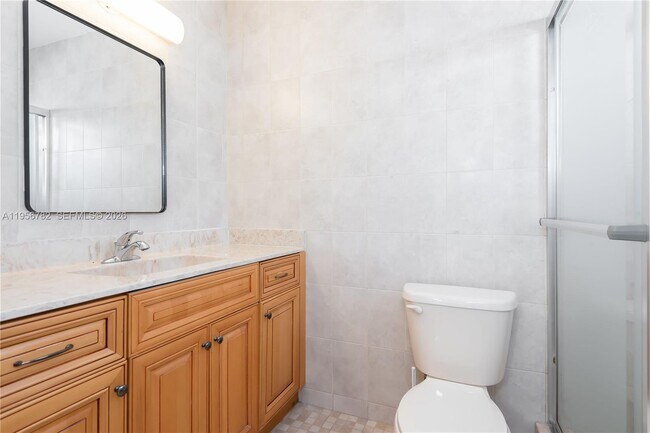 Building Photo - 2615 SW 32nd Ct