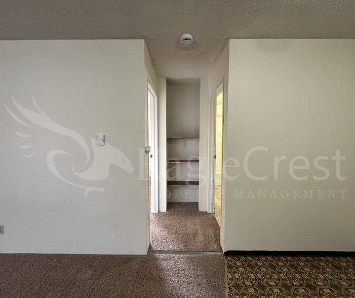 Building Photo - 17/19 S. Roosevelt