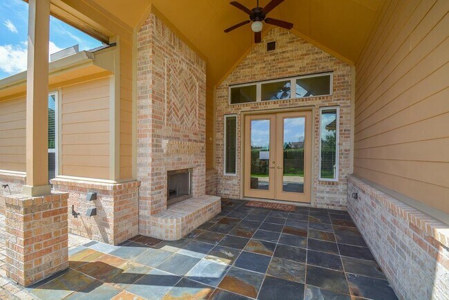 Building Photo - 6411 Edinburgh Ct