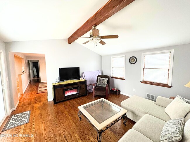 Building Photo - 524 Pennsylvania Ave