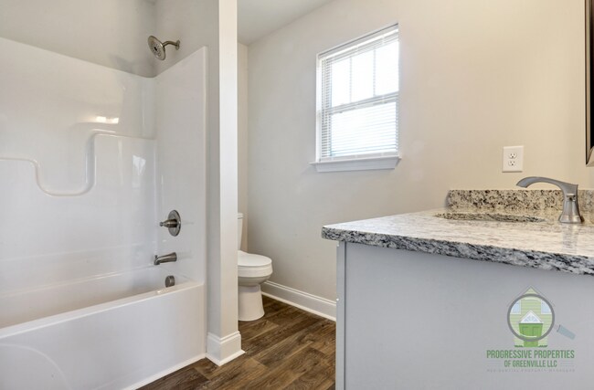 Building Photo - 111 Sitton Dr