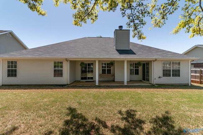 Building Photo - 114 Clover Ridge Dr