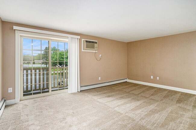 Building Photo - Almont Terrace - 730