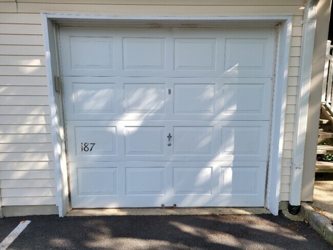 Building Photo - 187 Potomac Dr