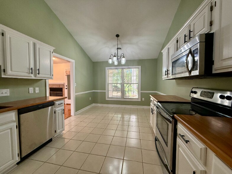 Building Photo - 9511 Indigo Club Dr