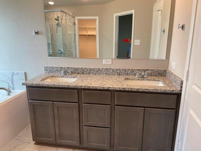 Building Photo - 5755 Redfish Ct