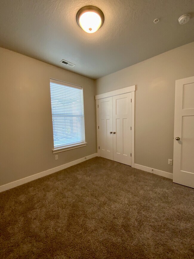 Building Photo - 3724 W 1850 N