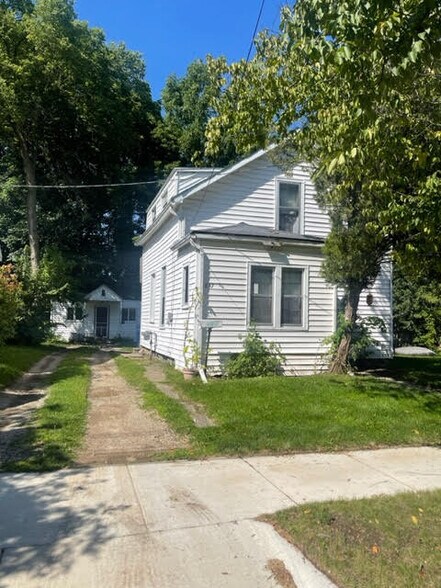 Building Photo - 837 Tisdale Ave