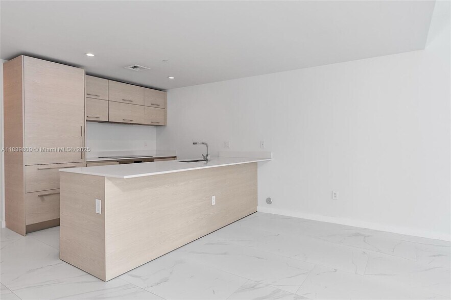 Building Photo - 1300 S Miami Ave
