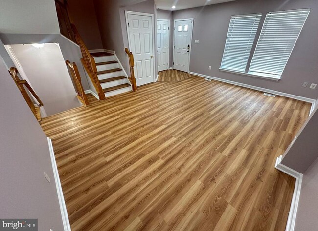 Building Photo - 12705 Town Center Way