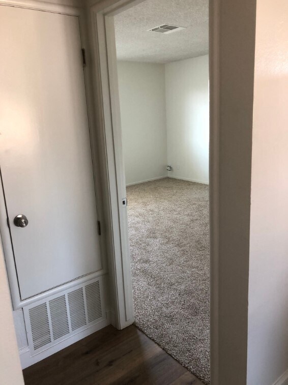 Building Photo - 2706 S Sallee Ct