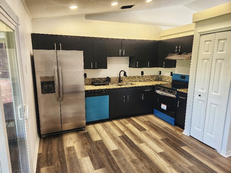 Building Photo - 5710 Graham St