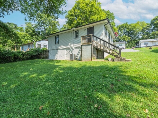 Building Photo - 139 Darnell Pl