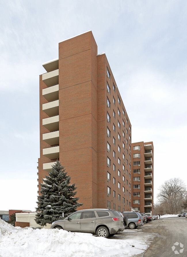 Primary Photo - Valley Hi-Rise