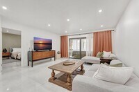 Building Photo - 138 S Cypress Rd