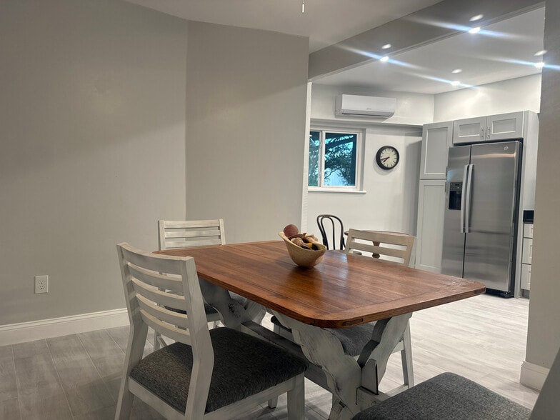 Dining room - 11 Zamora St