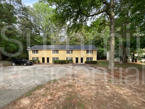 Building Photo - 5950 Stonewall Dr