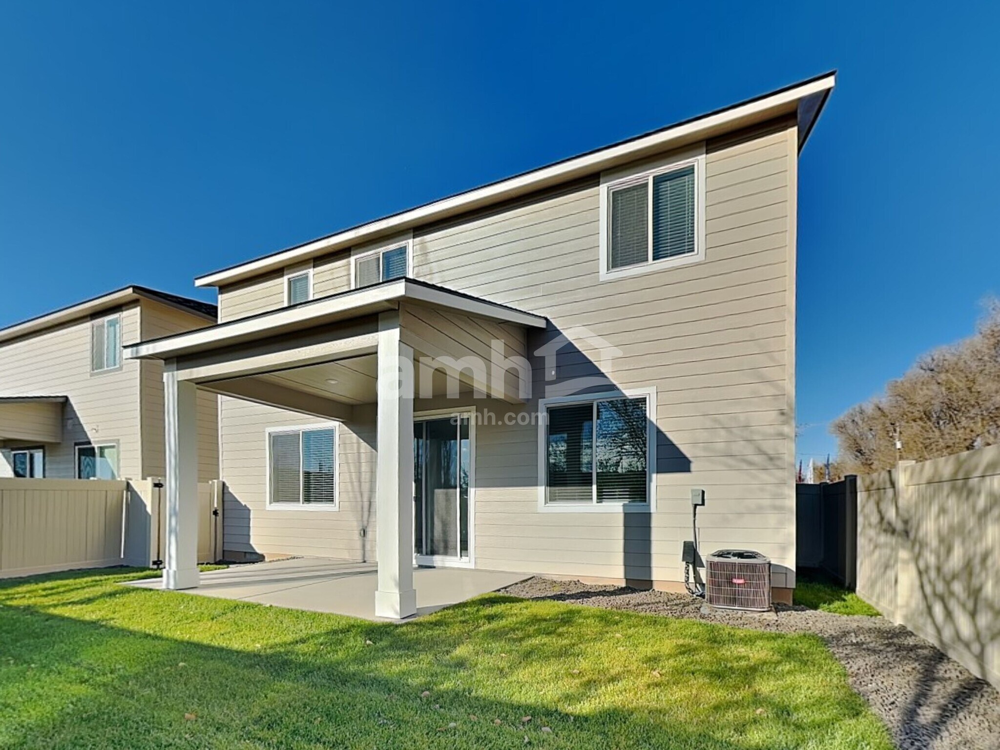 Building Photo - 11423 W Mesquite St