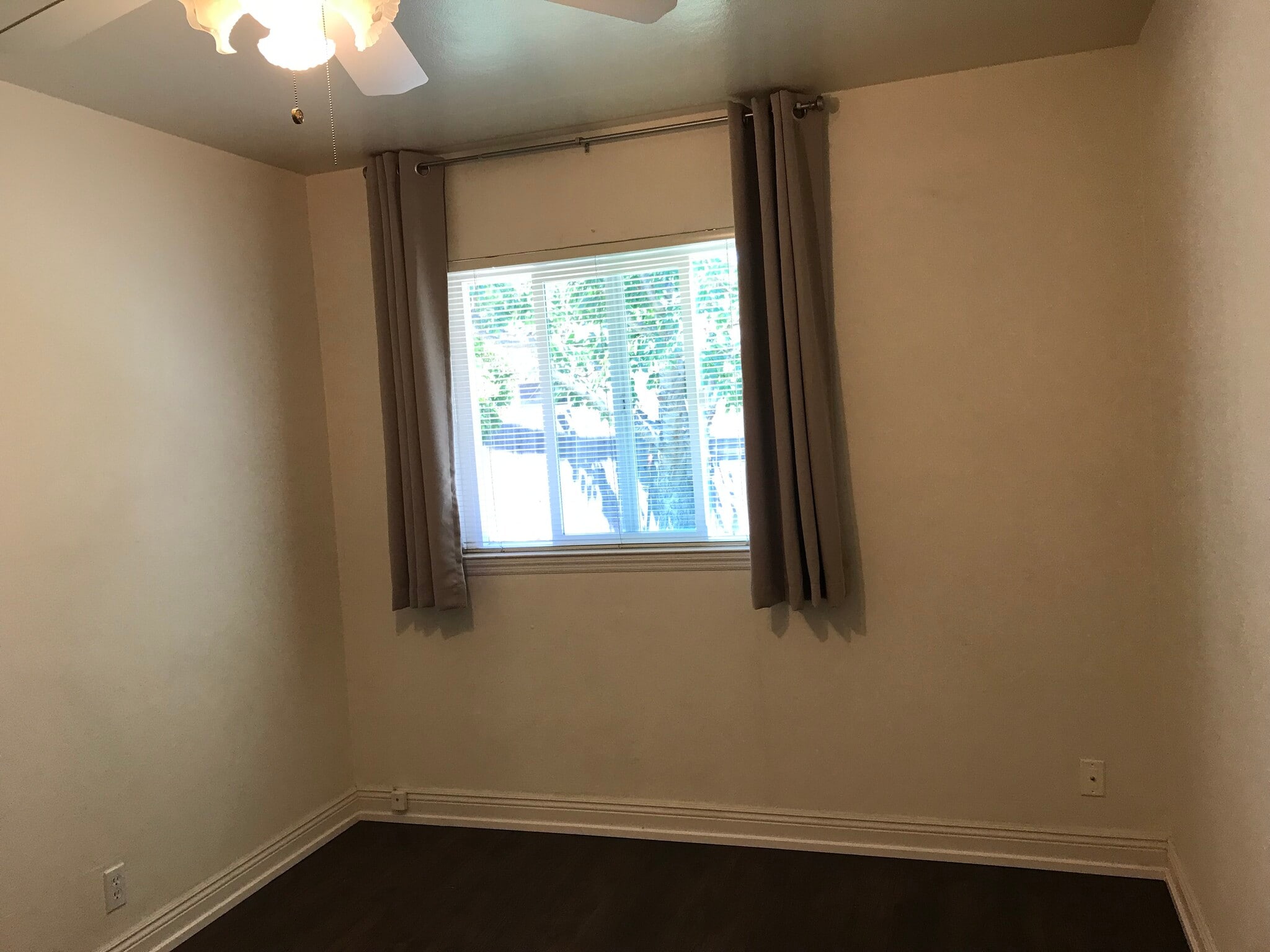 Bedroom 2 - 921 Sherman Oaks Dr