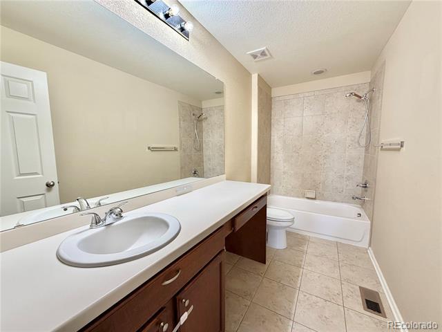 Building Photo - 25562 E 5th Pl