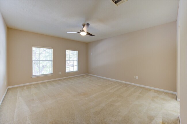 Building Photo - 7323 Sunset Bend Ln