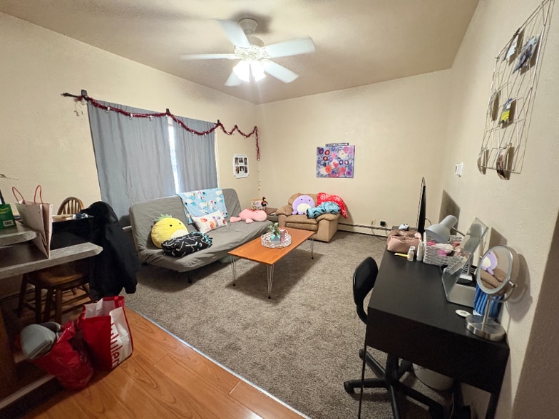 Building Photo - 208 West Ave