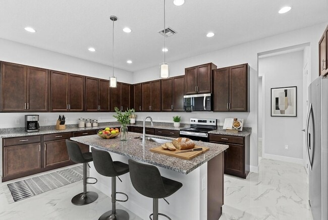 Building Photo - 15054 Wildwood Cir