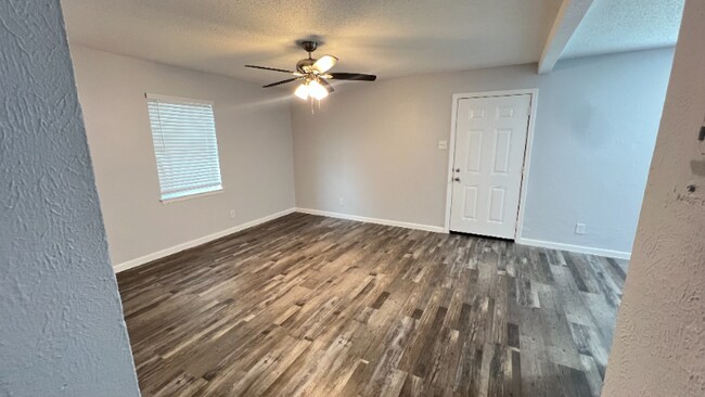 Building Photo - 4620 Miller Ave