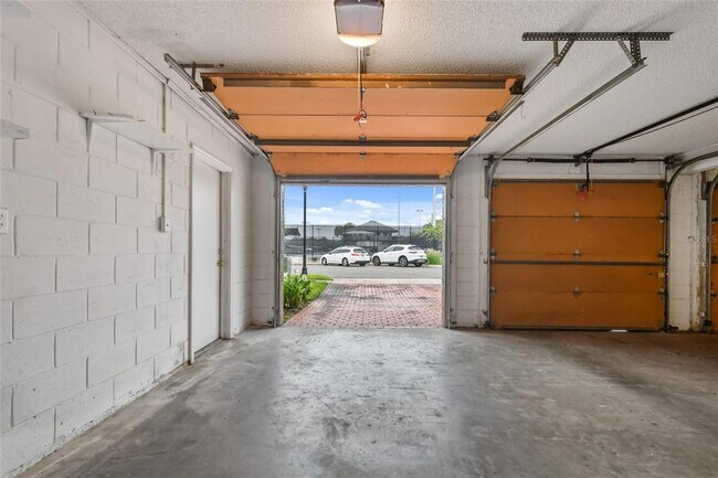 Building Photo - 1094 Azalea Ln