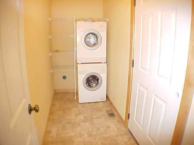 Building Photo - 482