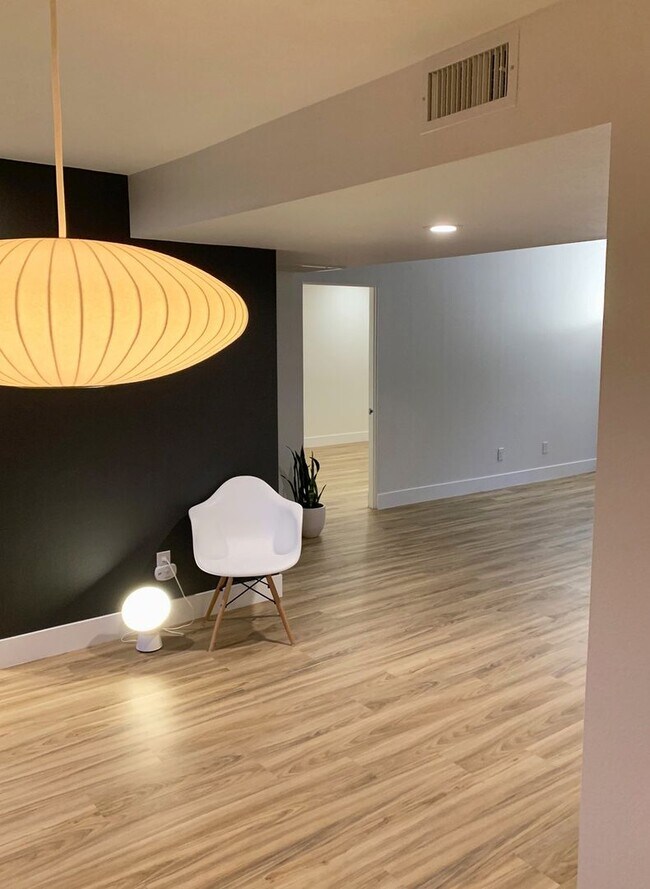 Building Photo - Canyon Granada,Unfurnished,Long Term