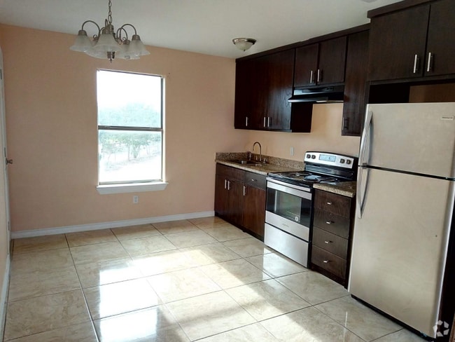 Building Photo - 1302 Quitaca Dr