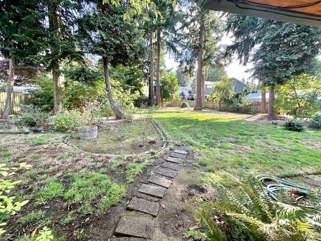 Building Photo - North Mercer Island Home .  First Hill