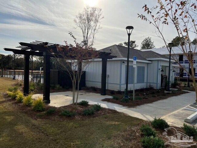 Building Photo - 1435 Iroquois Ct