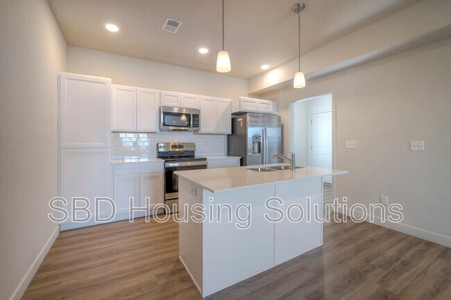 Building Photo - 12403 S Parkwood Ln