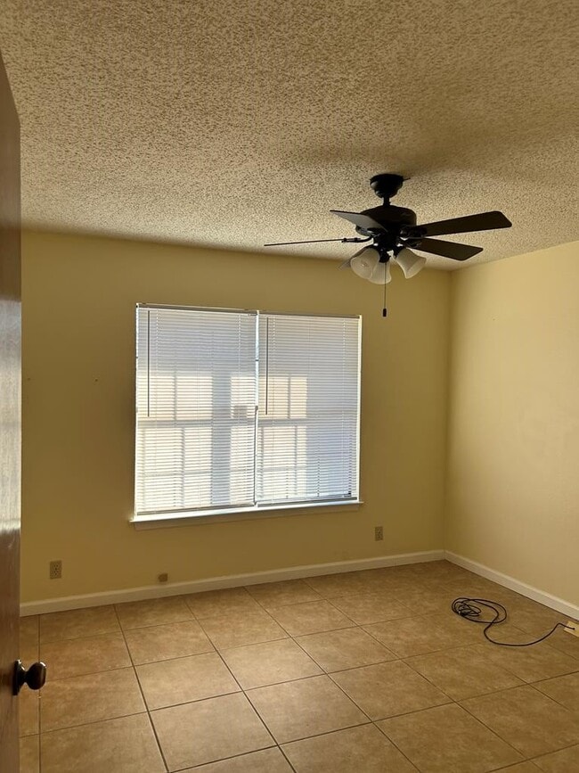 Building Photo - 7730 Sandpiper Way