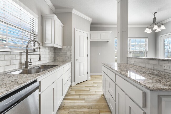 Building Photo - 2237 Aspen