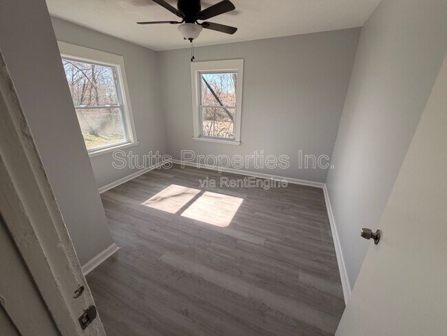 Building Photo - 2410 Veterans Dr