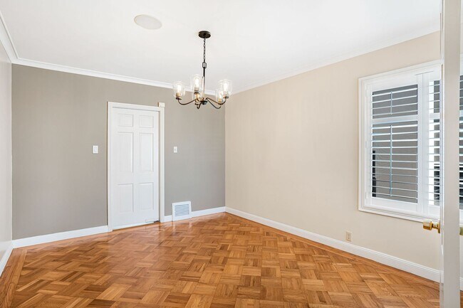 Building Photo - LAKESIDE HOUSE FOR RENT - $5,400